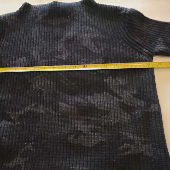Generation love camo cashmere blend sweater Women's sz.S - Picture 5 of 10